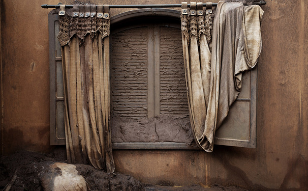 Christian Cravo narra em 28 fotografias memórias humanas da maior tragédia ambiental do país
