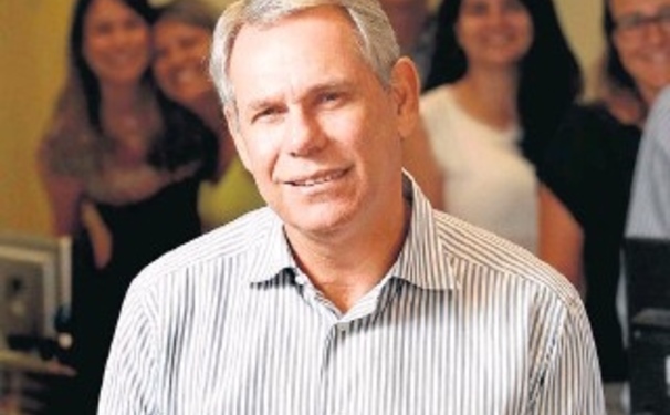 Flávio Prado no comando