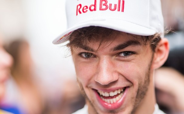 Pierre Gasly vai pilotar um carro da Red Bull 