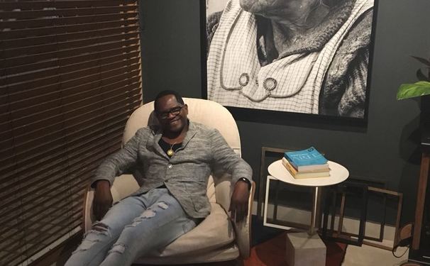 TATAU PRESTIGIA AMBIENTE ASSINADO POR HORÁCIO URPIA E MARCIO TANAJURA NA CASAS CONCEITO  