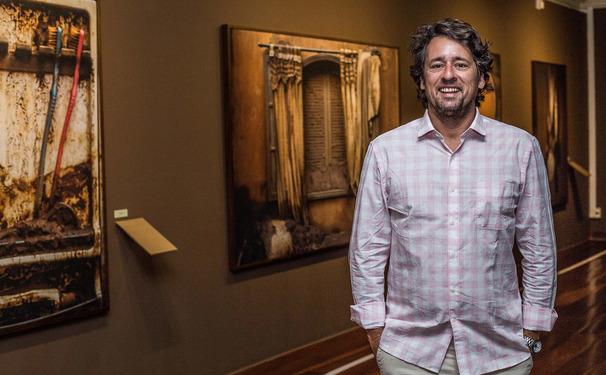 CHRISTIAN CRAVO FAZ VISITA GUIADA NA EXPOSIÇÃO MARIANA