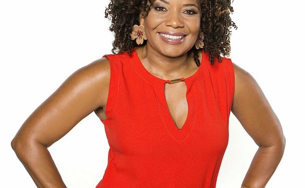 Margareth Menezes pilotando noitada na Pupileira