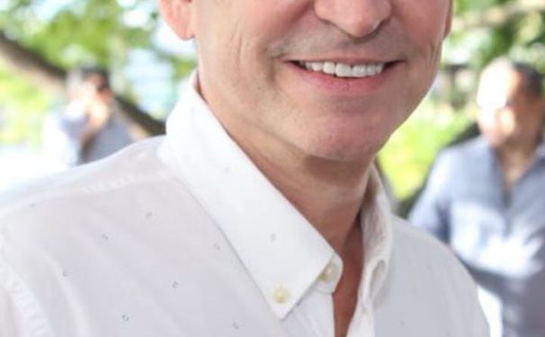 Antõnio Gatto curtindo férias na Europa