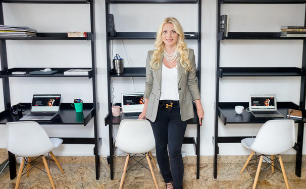 O sucesso da jovem brasileira Jennifer Lobo