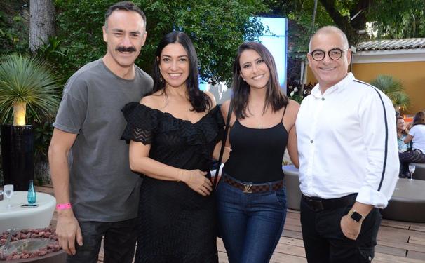 Dia de se ver no site Michelle Marie.