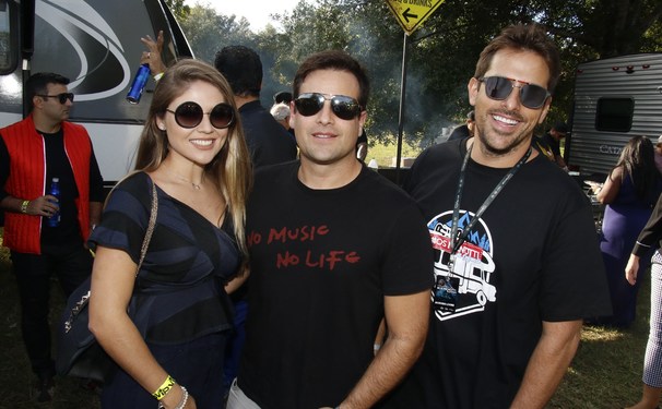 Famosos marcam presença em DVD nos Estados Unidos