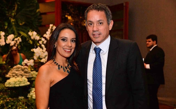 Guta de Paula e Roberto Brito recebem no domingo