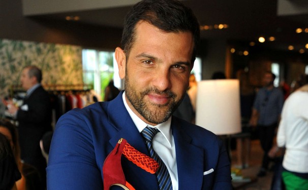 Alexandre Birman aterrissando em solo baiano 