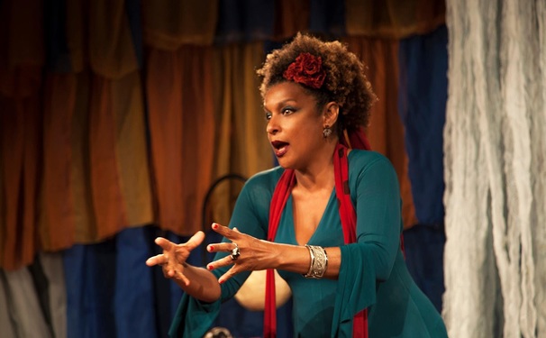 Elisa Lucinda - “Parem de Falar Mal da Rotina”