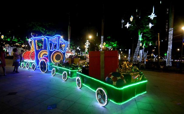 Natal em Salvador segue encantando o público com atrações variadas