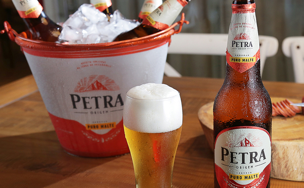   Petra Origem no camarote Salvador