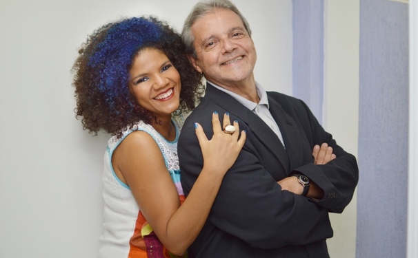 Juliana Ribeiro e Fernando Marinho com o espetáculo “Na Batucada da Vida”