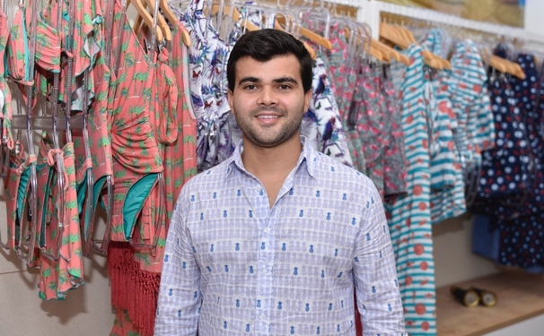 Quem anda sorrindo à toa é o empresário Felipe Martinez