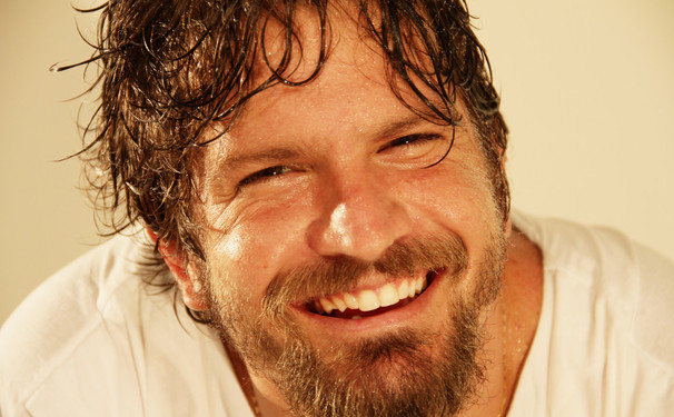 O cantor Saulo curtindo com amigos o fim de semana