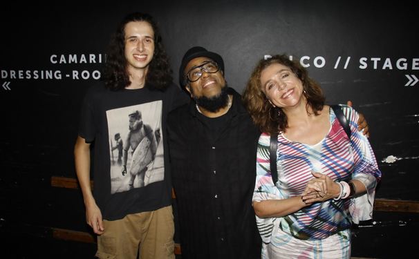 Noite de muito samba e rap