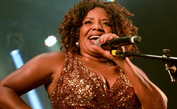 Margareth Menezes chacoalhou o Mercado Iaô