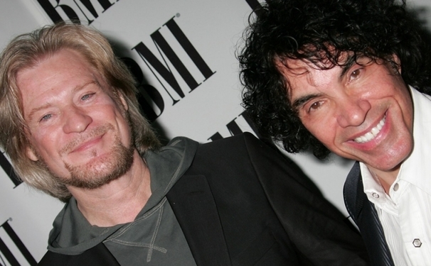 A dupla Hall & Oates vem pela primeira vez ao Brasil .