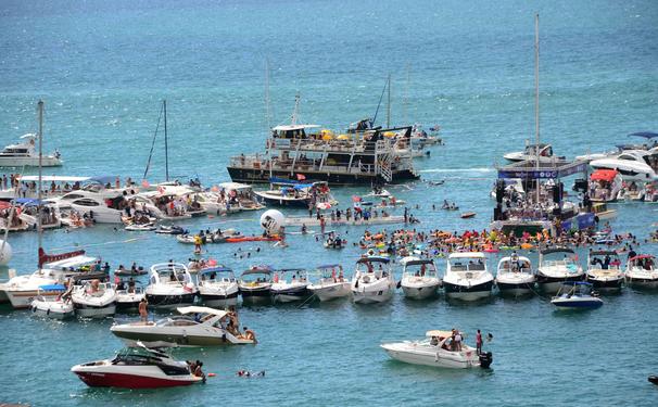 Baía de Todos-os-Santos recebe Salvador Som & Mar 