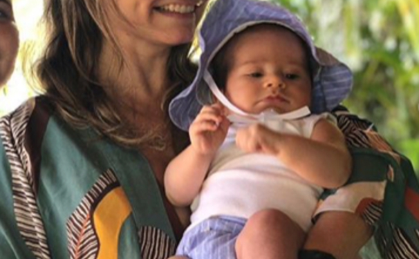 Andrea Tavares em temporada de veraneio na Penha