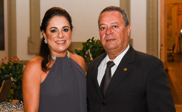 Dia de se ver no site Michelle Marie.