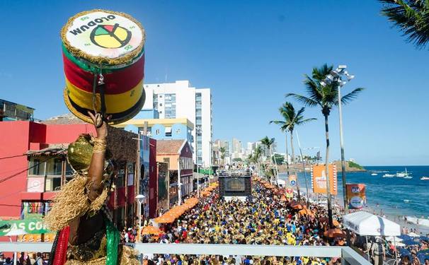 Olodum reverência sua história e desfila em três circuitos do Carnaval 2019
