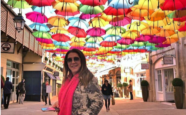 Aurora Mendonça  no Le Village Royal