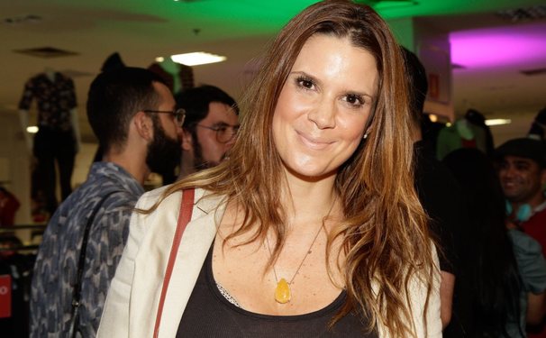 Mariana Kupfer lança livro em Sampa