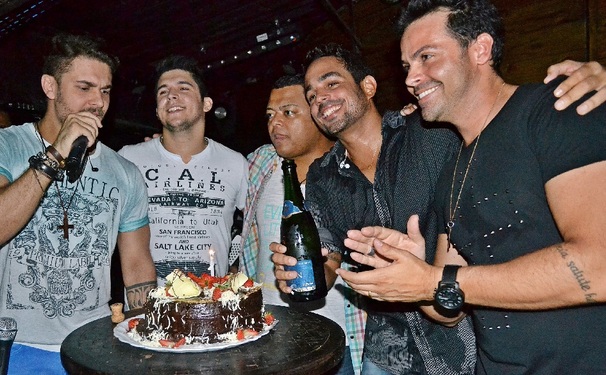 Banda Pra Casar comemora aniversário com amigos