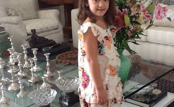 Victoria, a charmosa neta de Vitorinha Dantas!