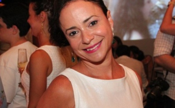 Regina Mendes visitando os amigos.