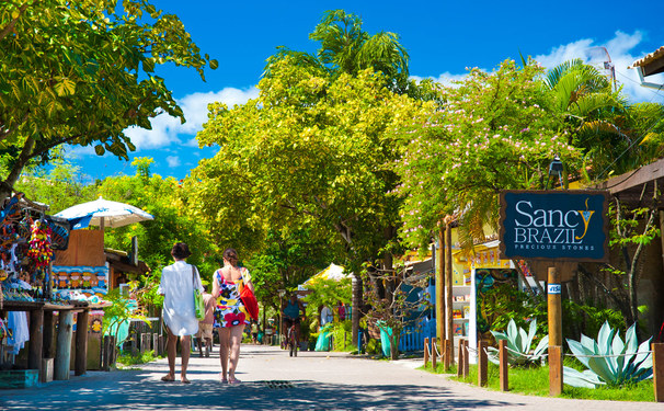 Praia do Forte agitada 