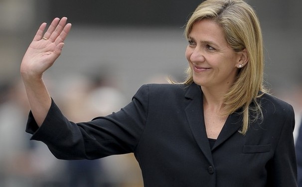 Babado na Monarquia!