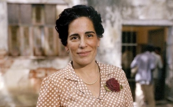 Glória Pires vai à hospital psiquiátrico 