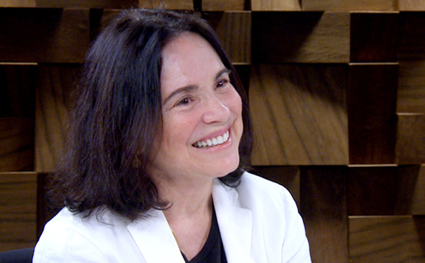 Regina Duarte na terrinha!