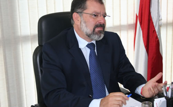 Nilo encomenda pesquisa eleitoral