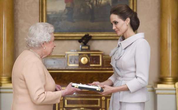 O NOVO TÍTULO DA BELA 