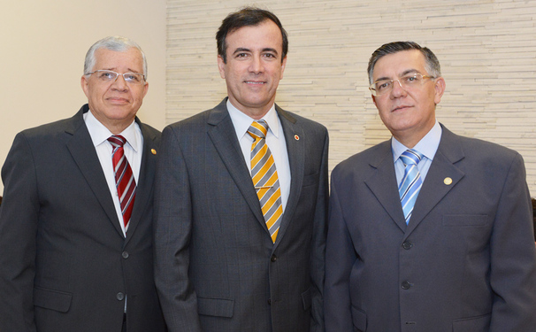 Festança no Versátil Ondina Eventos.