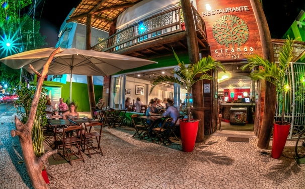 Ciranda Café agitando logo mais o rio Vermelho.