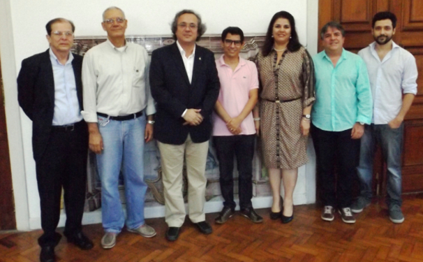 Uma Universidade que  valoriza a produção intelectual !