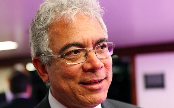 James Correia de mudança...