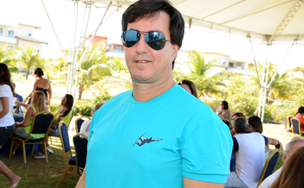 Aplausos ao baiano Bel Saffe.