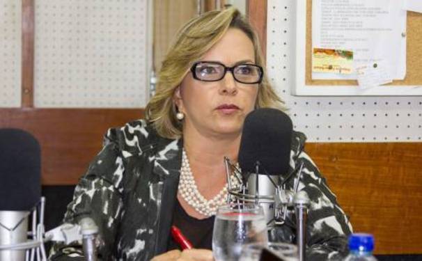 Kátia Alves em tempo familiar...