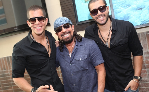 Rafa e Pipo Marques lançam hit do carnaval