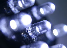 Ação troca brinquedo novo por lâmpada de LED