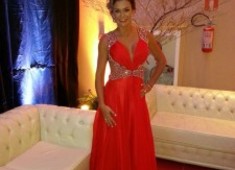 Empresária recebe o título oficial de Diva Prime em alto estilo.