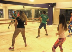 Aulas de dança fazem sucesso nas academias no verão