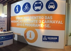 Shoppings recebem postos de informações para foliões