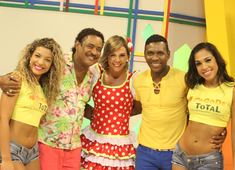 Carla Perez recebe É o Tchan no Clube da Alegria  de Verão