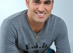 Tayrone Cigano e Kart Love comandam Baile da Sofrência no Armazém Vilas