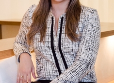 CYNTHIA PITANGUEIRA COMPLETA DOIS ANOS DE ARQUITETURA E CONQUISTA NOVOS PROJETOS